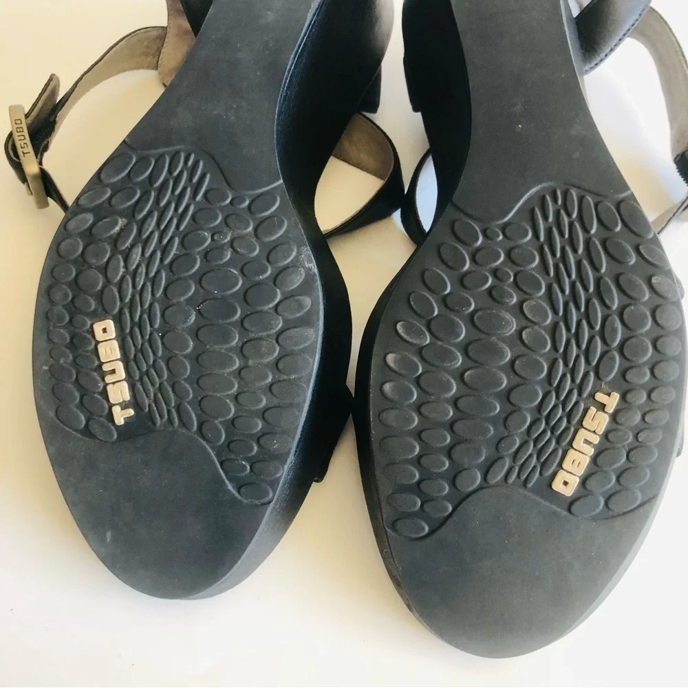 Tsubo Olivette Black Leather Wedge Sandal